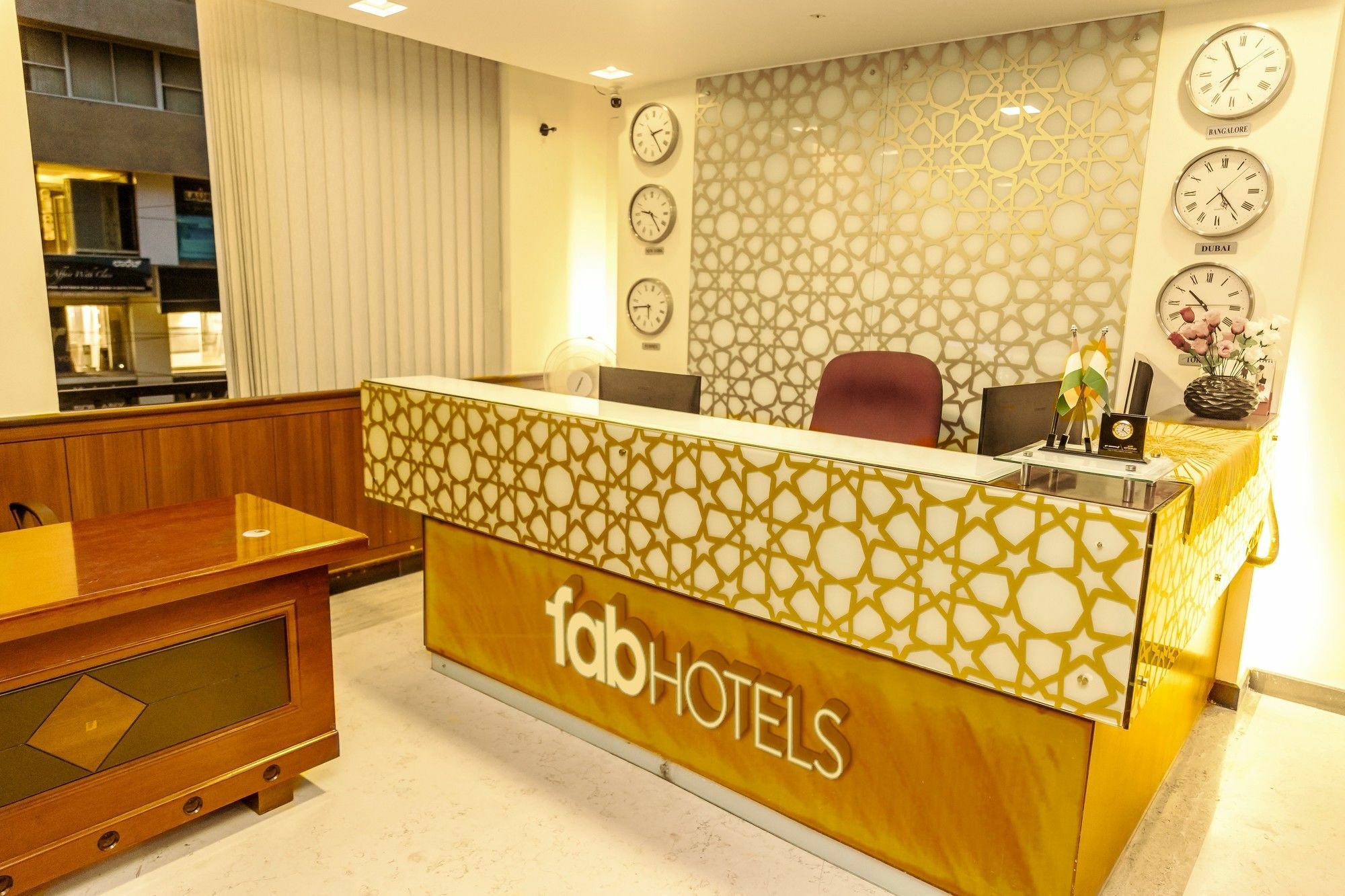 Fabhotel Oriental Suites Mg Road バンガロール エクステリア 写真